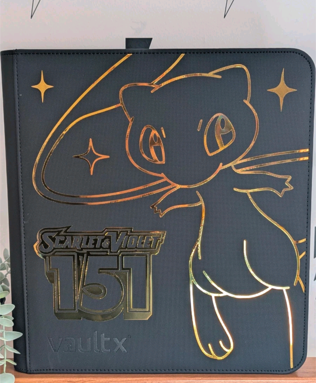 Custom Made Vault X 12 Pocket Black Zip Binder / Folder for TCG collection – 151 Gold Edition